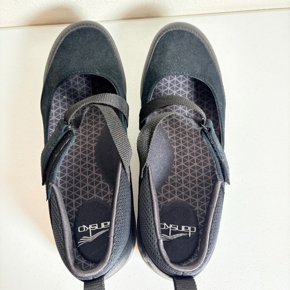 Dansko Primrose Mary Jane Black Burnished Suede Shoes SIZE EU 39 (US 8.5-9) - Picture 8 of 9